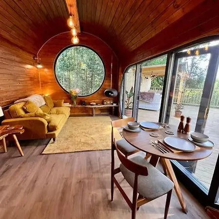 Prázdninový dům The Pines Treehouse At Treetops Hideouts *