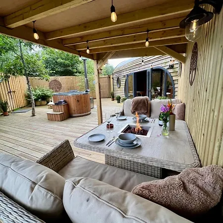 The Pines Treehouse At Treetops Hideouts Holiday home *