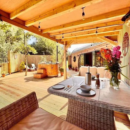 Semesterbostad The Pines Treehouse At Treetops Hideouts Richmond (North Yorkshire)